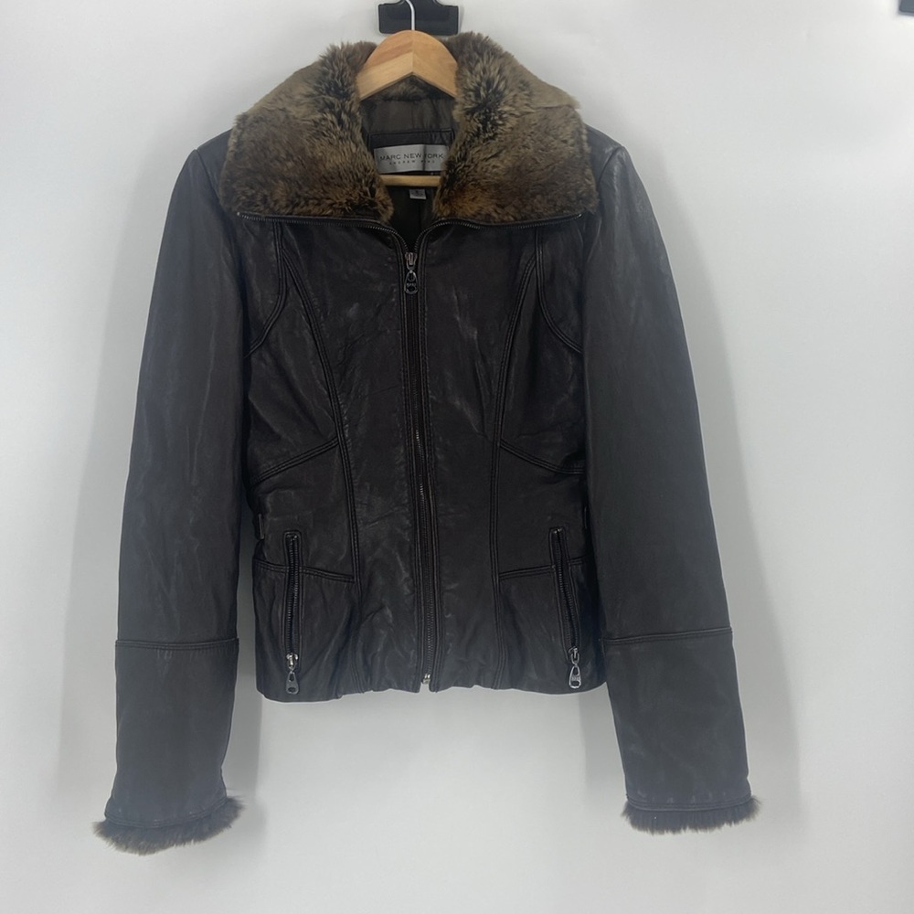 Marc New York brown leather bomber jacket zipper front close fur collar small